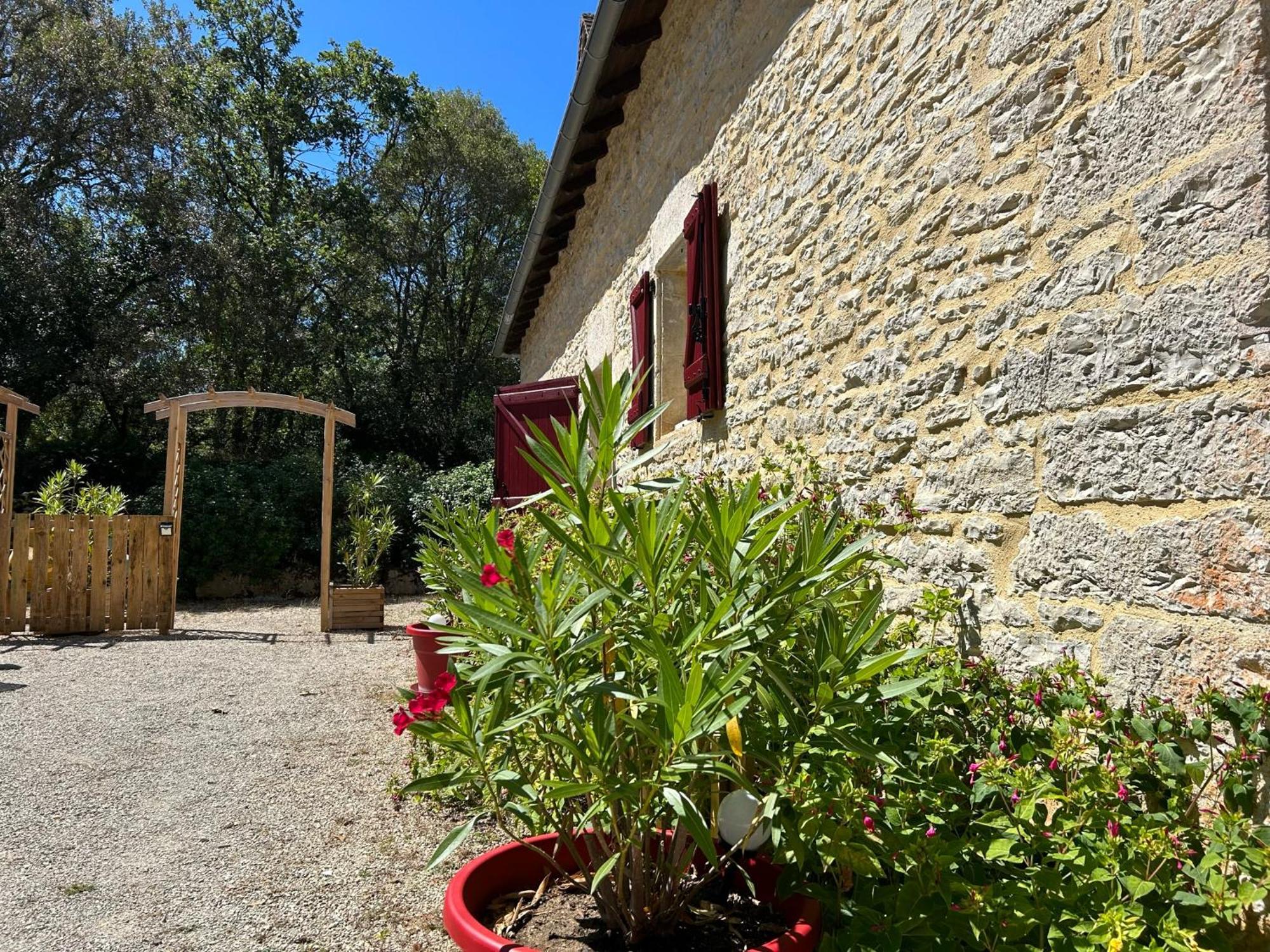 Le Domaine De La Claire Fontaine Gites -Chambres D'Hotes Montvalent エクステリア 写真